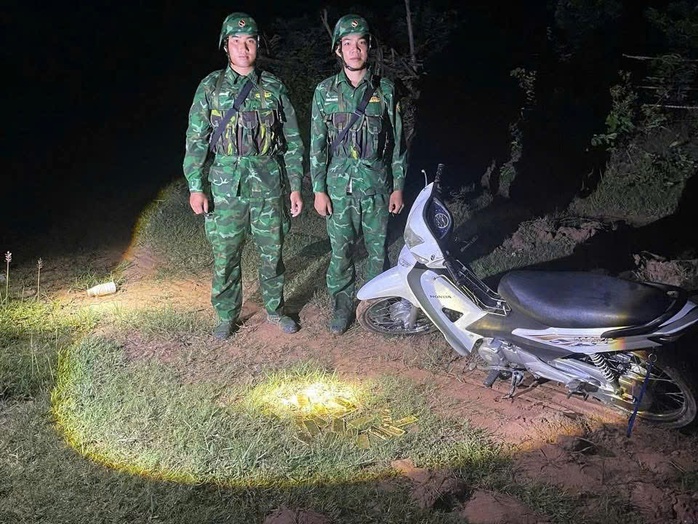 Lực lượng biên phòng thu giữ số vàng